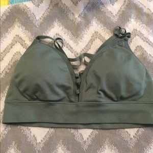 No brand ladies large sporting bra.